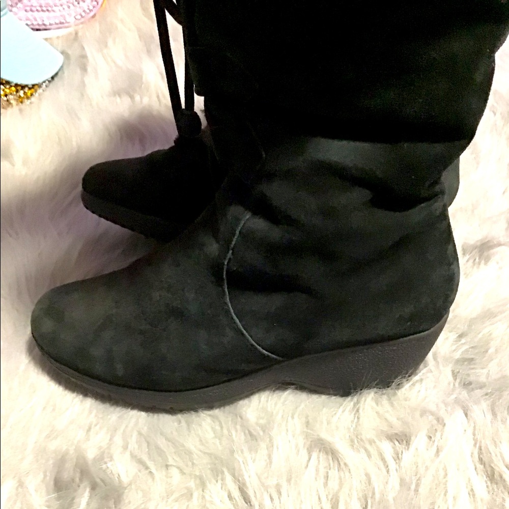 #98 Women’s fur boots